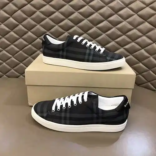 Zapatos de hombre Burberry Código: 0622B40 Talla: 38-44