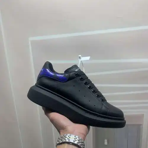 McQueen* Zapatos para hombre y mujer Código: 0318C30 Talla: Mujer 34-41., Hombre 38-46 Observaciones