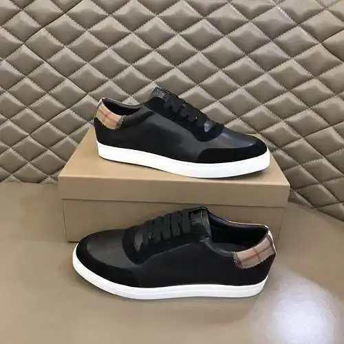Zapatos de hombre Burberry Código: 0622B50 Talla: 38-44