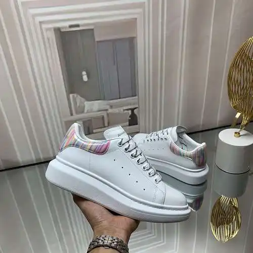 McQueen* Zapatos para hombre y mujer Código: 0526C40 Talla: Mujer 34-41. Hombres 38-46