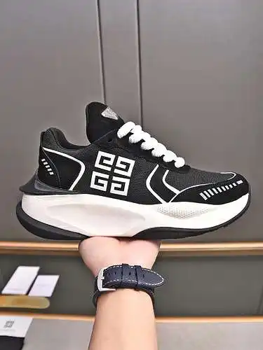 Zapatos de hombre Givenchy Código: 0623C50 Talla: 39-44 (45 está hecho a medida y no se puede devolv