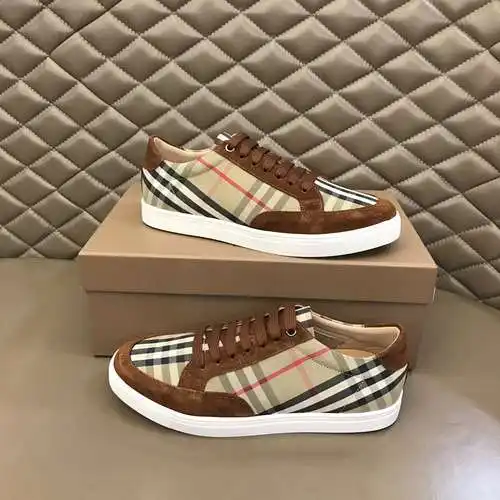 Zapatos de hombre Burberry Código: 0622B40 Talla: 38-44