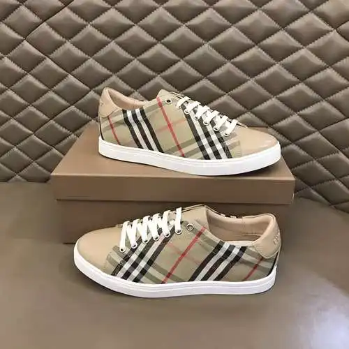 Zapatos de hombre Burberry Código: 0622B40 Talla: 38-44
