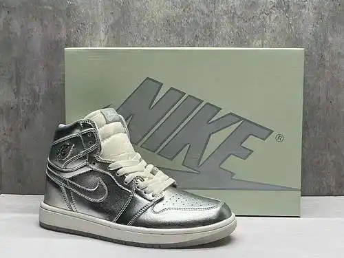 AJ1 super A plata metalizada 36~47.5 con media talla