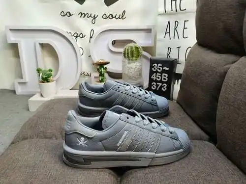 373D 30 aniversario edición limitada primer conjunto de trébol NEIGHBORHOOD x adidas originals SUPER