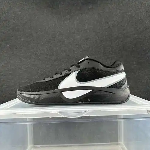 Blanco y negro 40-46
