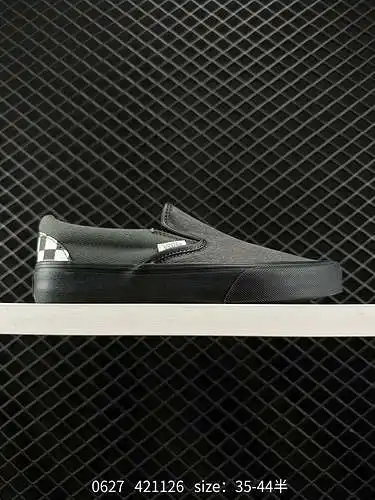 3 Vans Classic Slip-On Vans zapatillas clásicas de caña baja, versátiles, informales, de una sola pi