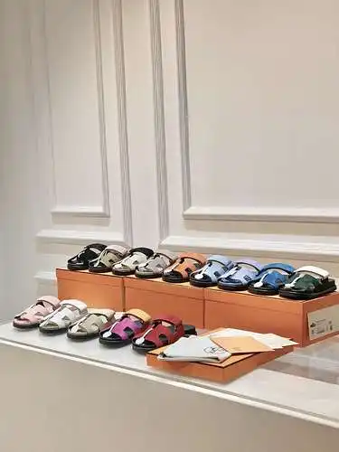 Zapatos Hermes para hombre y mujer Código: 0624C30 Talla: mujer 35-42 hombre 38-46 (mujer 41.42 homb