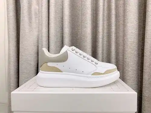 McQueen* Zapatos para hombre y mujer Código: 0318C30 Talla: Mujer 34-41., Hombre 38-46 Observaciones
