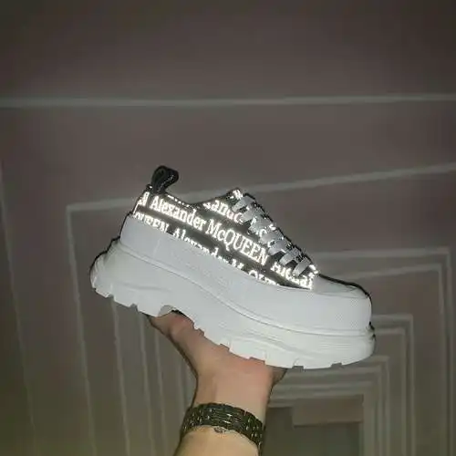 McQueen* Zapatos para hombre y mujer Código: 0526C60 Talla: Mujer 34-41. Hombres 38-46