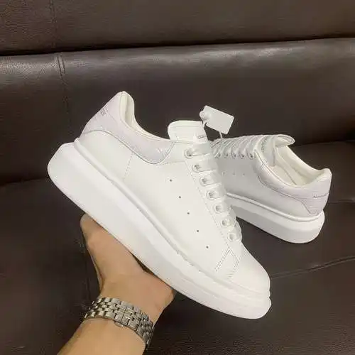 McQueen* Zapatos para hombre y mujer Código: 0526C40 Talla: Mujer 34-41. Hombres 38-46