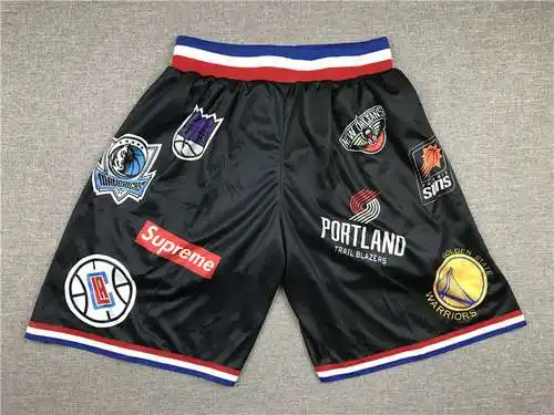pantalones cortos negros de marca compartida Supreme
