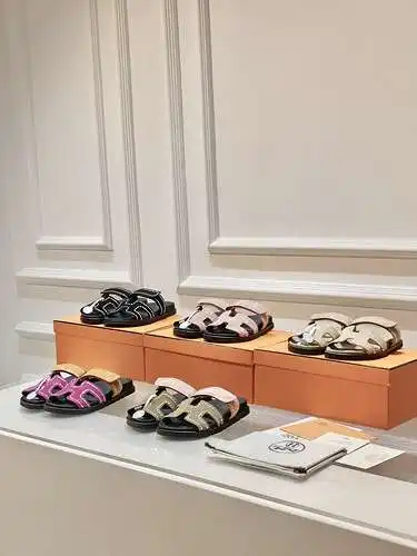Zapatos Hermes para hombre y mujer Código: 0624C30 Talla: mujer 35-42 hombre 38-46 (mujer 41.42 homb