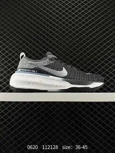 4 NIKE Zoom Inspirado en los corredores cotidianos, el diseño brinda soporte sólido y agarre excepci