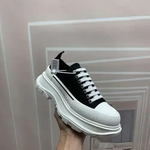 McQueen* Zapatos para hombre y mujer Código: 0526C40 Talla: Mujer 34-41. Hombres 38-46