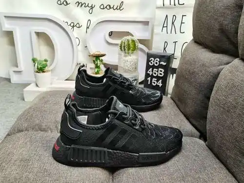 154D Corporate Level/Adidas NMD _R1 Channel Barfus Version Los mostradores son los mismos que los es