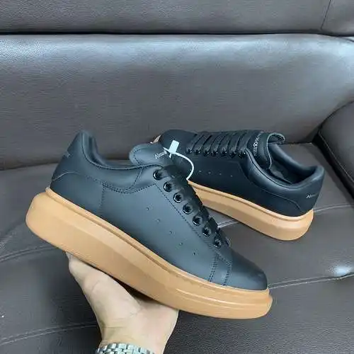 McQueen* Zapatos para hombre y mujer Código: 0526C40 Talla: Mujer 34-41. Hombres 38-46