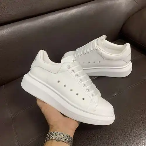 McQueen* Zapatos para hombre y mujer Código: 0526C40 Talla: Mujer 34-41. Hombres 38-46