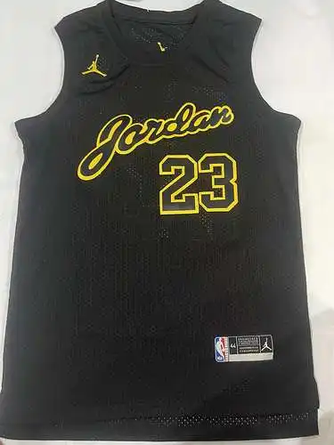 Bulls No. 23 Jordan Retro Edición Conmemorativa Negro
