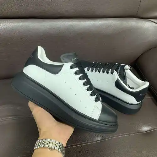 McQueen* Zapatos para hombre y mujer Código: 0526C40 Talla: Mujer 34-41. Hombres 38-46