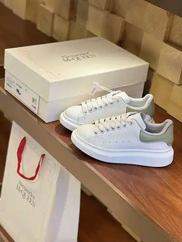 McQueen* Zapatos para hombre y mujer Código: 0318C30 Talla: Mujer 34-41., Hombre 38-46 Observaciones