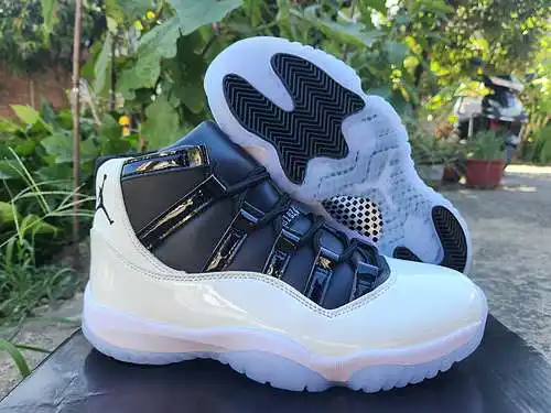 AIR JORDAN11 Jordan Dan 11.a generación nuevo blanco y negro 40---47