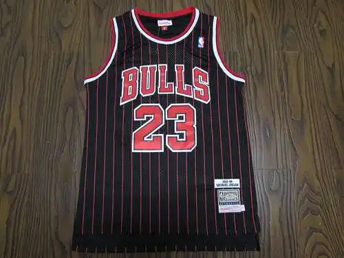 Bulls No. 23 Jordan Retro Rayas Negras y Rojas