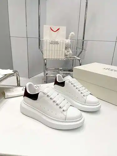 McQueen* Zapatos para hombre y mujer Código: 0318C30 Talla: Mujer 34-41., Hombre 38-46 Observaciones