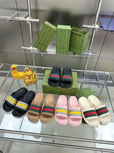 Modelo de pareja GUCCI Código: 0703B20 Talla: 35-46