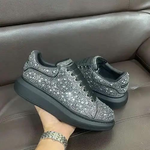 McQueen* Zapatos para hombre y mujer Código: 0526D10 Talla: Mujer 34-41. Hombres 38-46