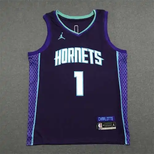 23ª Temporada Hornets No. 1 LaMelo Ball City Edition Púrpura