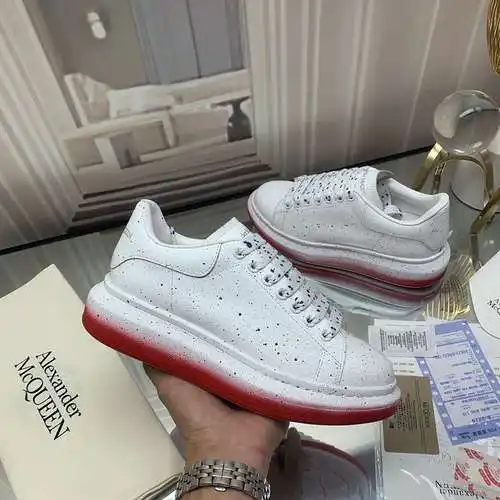 McQueen* Zapatos para hombre y mujer Código: 0526C40 Talla: Mujer 34-41. Hombres 38-46
