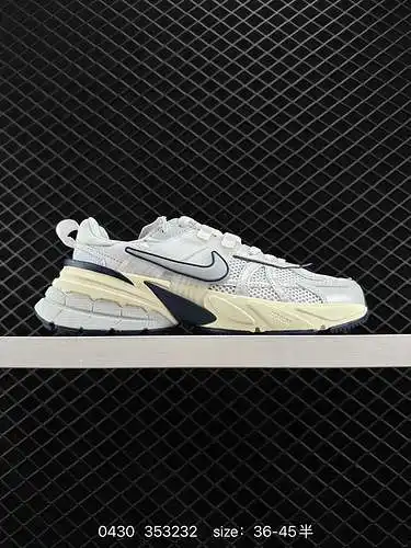 6 Las zapatillas para correr Nike NIKE V2K RUN son tendencia retro. Zapatillas de malla transpirable