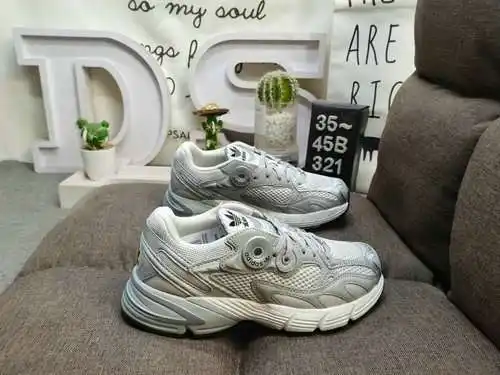 321Artículo retro Astir original de Dadidas. Las zapatillas astir están inspiradas en el estilo de c