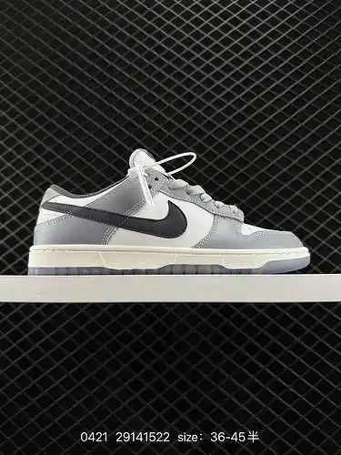 Nike SB Dunk Low Morandi Blanco Gris Púrpura El cuerpo del zapato está hecho de cuero gris Morandi c