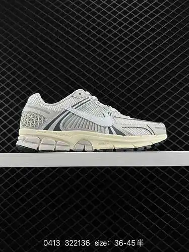 8 Las zapatillas para correr informales, livianas y retro, NK Zoom Vomero, color gris desierto, de n