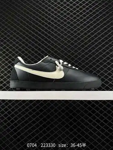 La parte superior del Bode x Nike Astro Grabber está cubierta con una textura tejida única y los cor