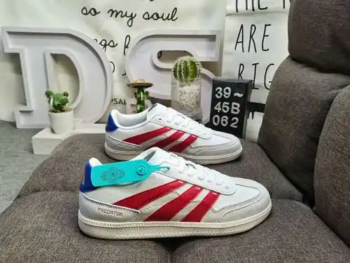 062D NIVEL CORPORATIVO ADADIS PREDATOR FREESTYLE Pieza vintage que muestra una artesanía de alta cal