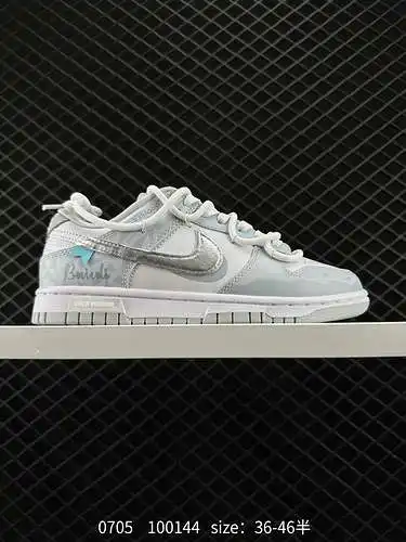 22 Nike Dunk Low de nivel corporativo Plata Gris claro Azul Este modelo está inspirado en elementos 