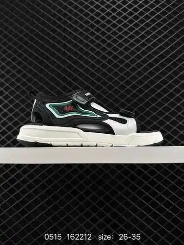 6 Los zapatos para niños New Balance/New Balance están diseñados con tiras elásticas y transpirables