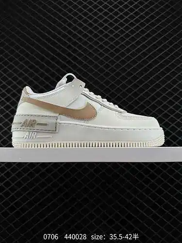 4 Nike Air Force Shadow Los zapatos macaron de caña baja Nike Air Force 1 en rosa, verde y blanco se