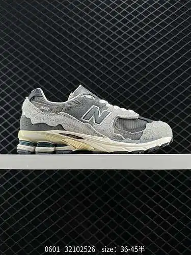 3 New Balance ML22 es la última serie 22R de zapatillas retro informales para correr. Los zapatos co