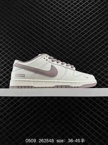 24 zapatillas deportivas de skate Supreme x Nike Dunk Low de nivel corporativo. Este modelo aboga po