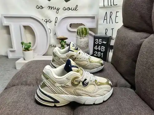 281Artículo retro Astir original de Dadidas. Las zapatillas astir están inspiradas en el estilo de c