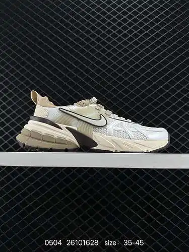 4 Las zapatillas para correr Nike NIKE V2K RUN son tendencia retro. Zapatillas de malla transpirable