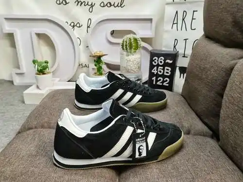122DAdidas/ Fabricada con cuero de cerdo combinado con un material superior de cuero espacial ecológ