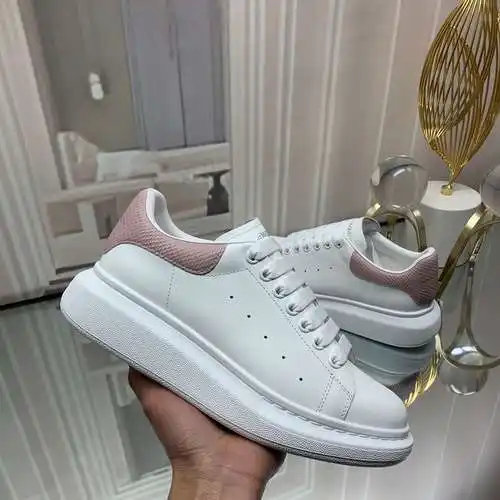 McQueen* Zapatos para hombre y mujer Código: 0318C30 Talla: Mujer 34-41., Hombre 38-46 Observaciones