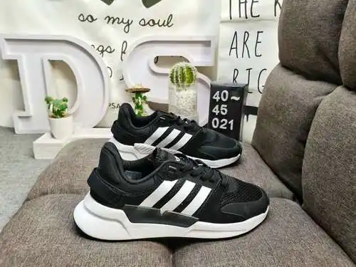 021DAdidas Swift NEO RUN90S se desarrolló a partir de los archivos originales y está confeccionada c