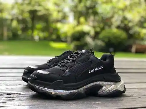 Balenciaga Air Cushion Negro Plata Balenciaga Triple S Suela transparente Zapatos de papá bajos de m