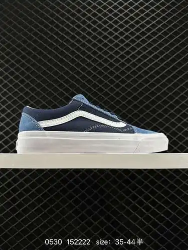 Zapatillas Vans OTW Old Skool 36 de color azul y negro a juego, usando el azul marino más clásico de